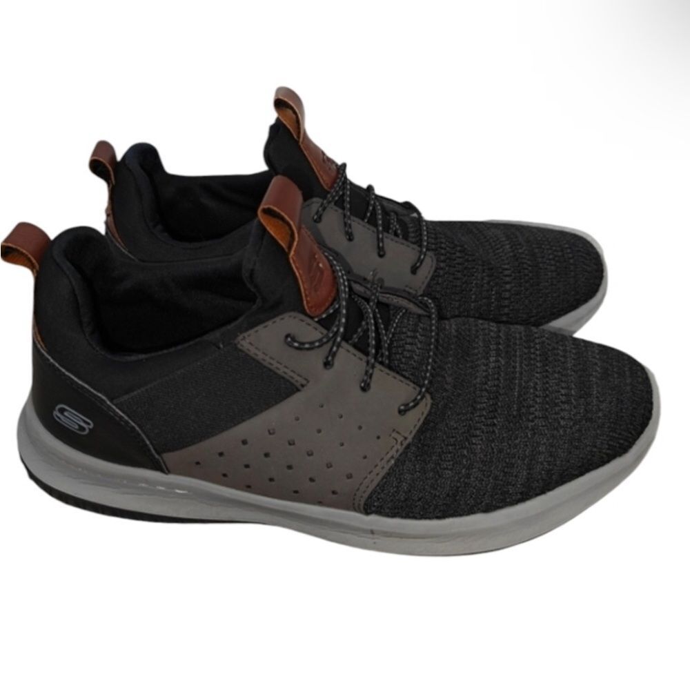 Skechers Classic Fit Charcoal and Black Men's Sneakers Size 10 US